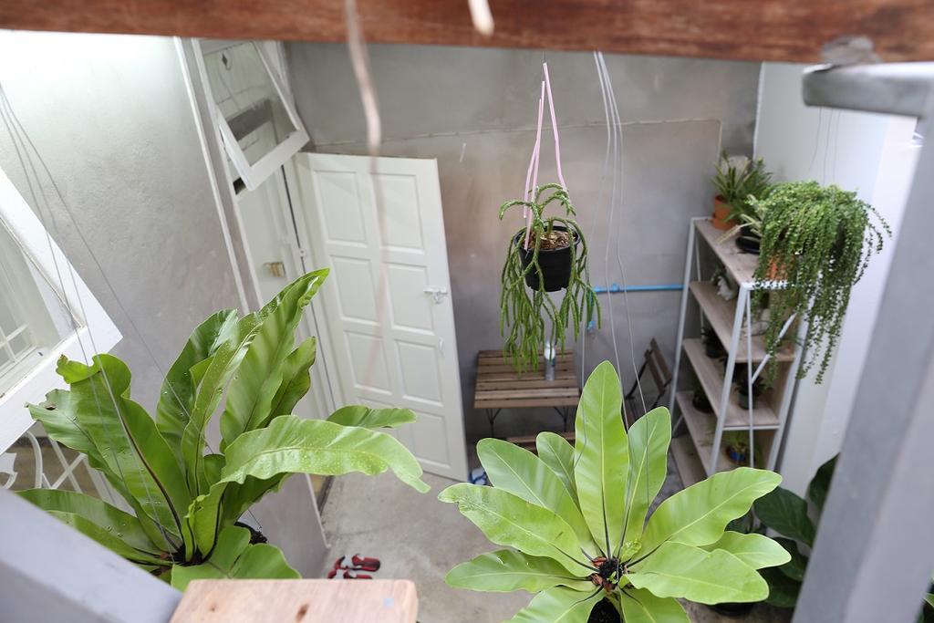Green Home Hostel And Massage Bangkok Eksteriør billede