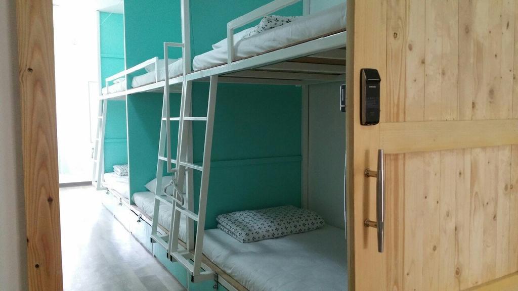 Green Home Hostel And Massage Bangkok Eksteriør billede