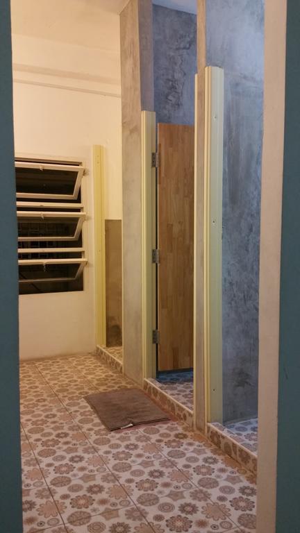 Green Home Hostel And Massage Bangkok Eksteriør billede