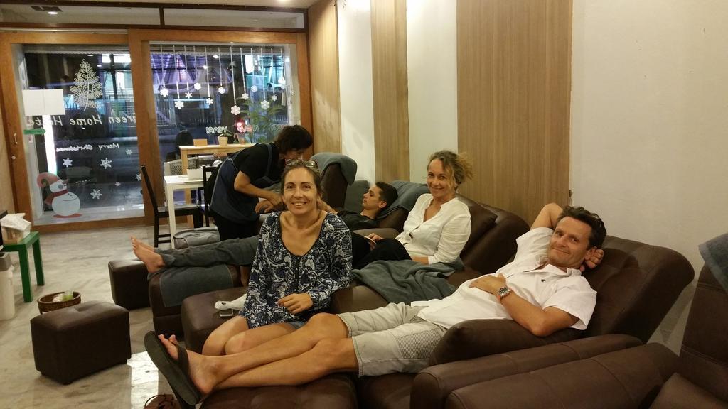 Green Home Hostel And Massage Bangkok Eksteriør billede