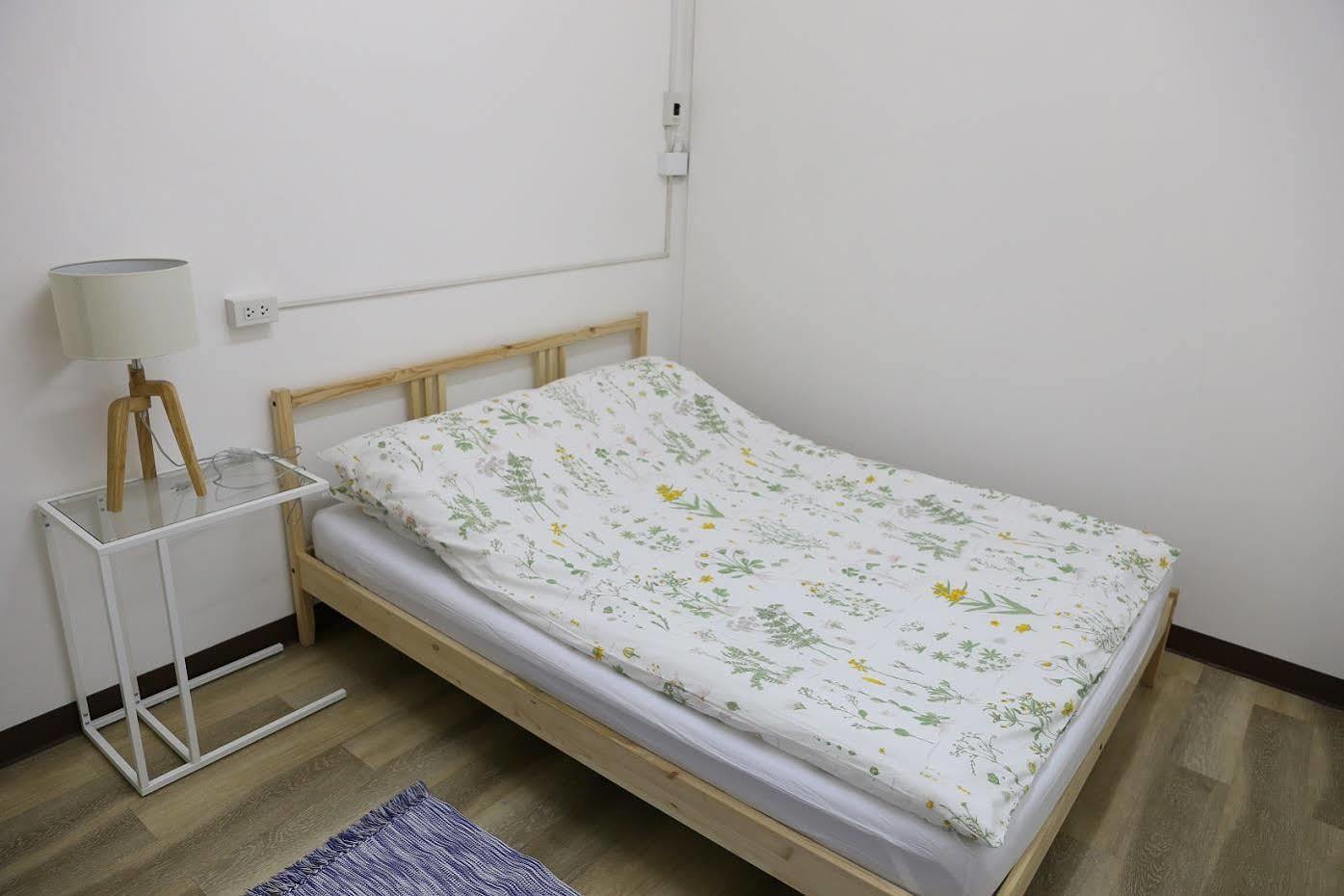 Green Home Hostel And Massage Bangkok Eksteriør billede