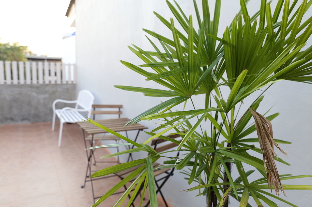 Green Home Hostel And Massage Bangkok Eksteriør billede